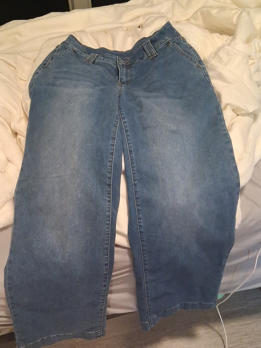 Classic Women's Wide Leg Jeans in Light Blue